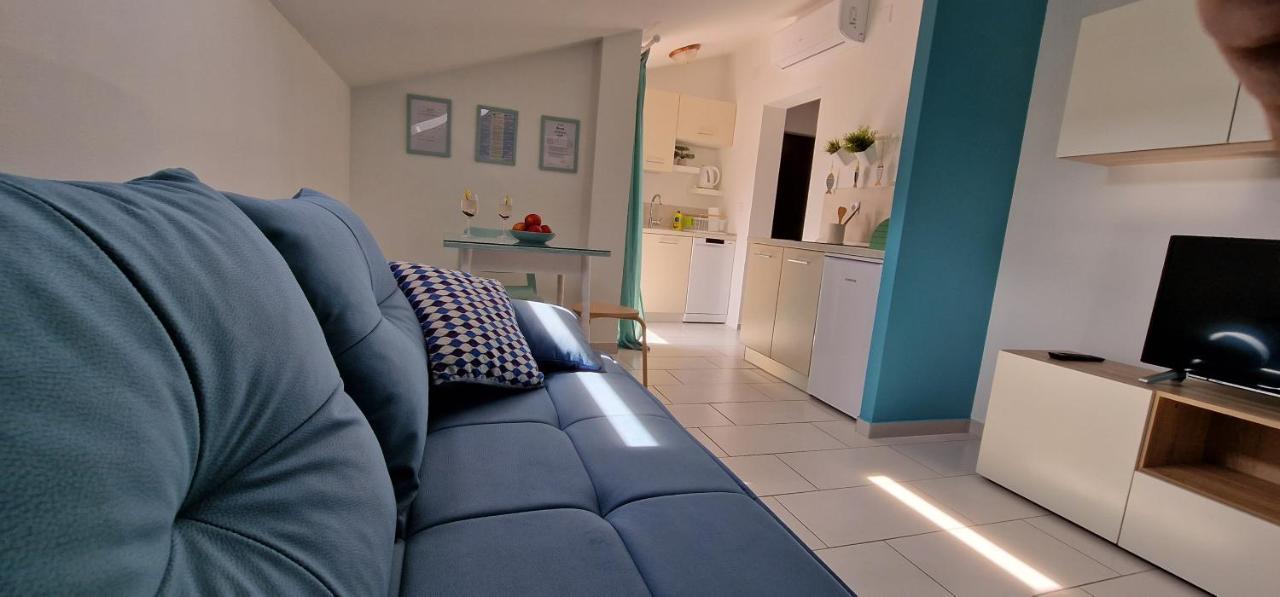 Apartmani ElaDora Biograd Na Moru Exterior foto